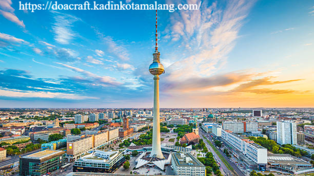 Menara TV Berlin: Ikon Modern yang Menyajikan Panorama