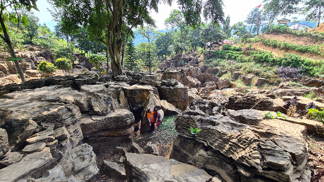 Menyelami Keindahan Gua Garunggang di Sentul