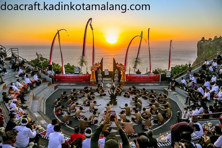 Wisata Budaya Pura Ulun Danu