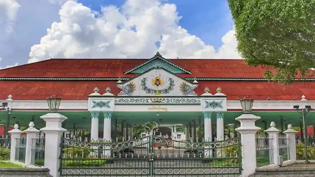 Keraton Ngayogyakarta Hadiningrat: Warisan Budaya
